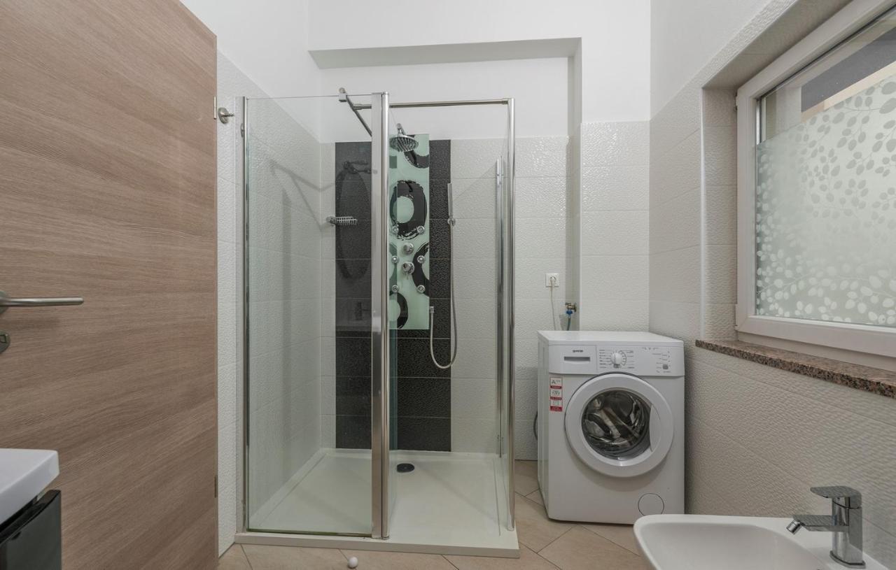 Apart Residence Leko Πόρετς Εξωτερικό φωτογραφία